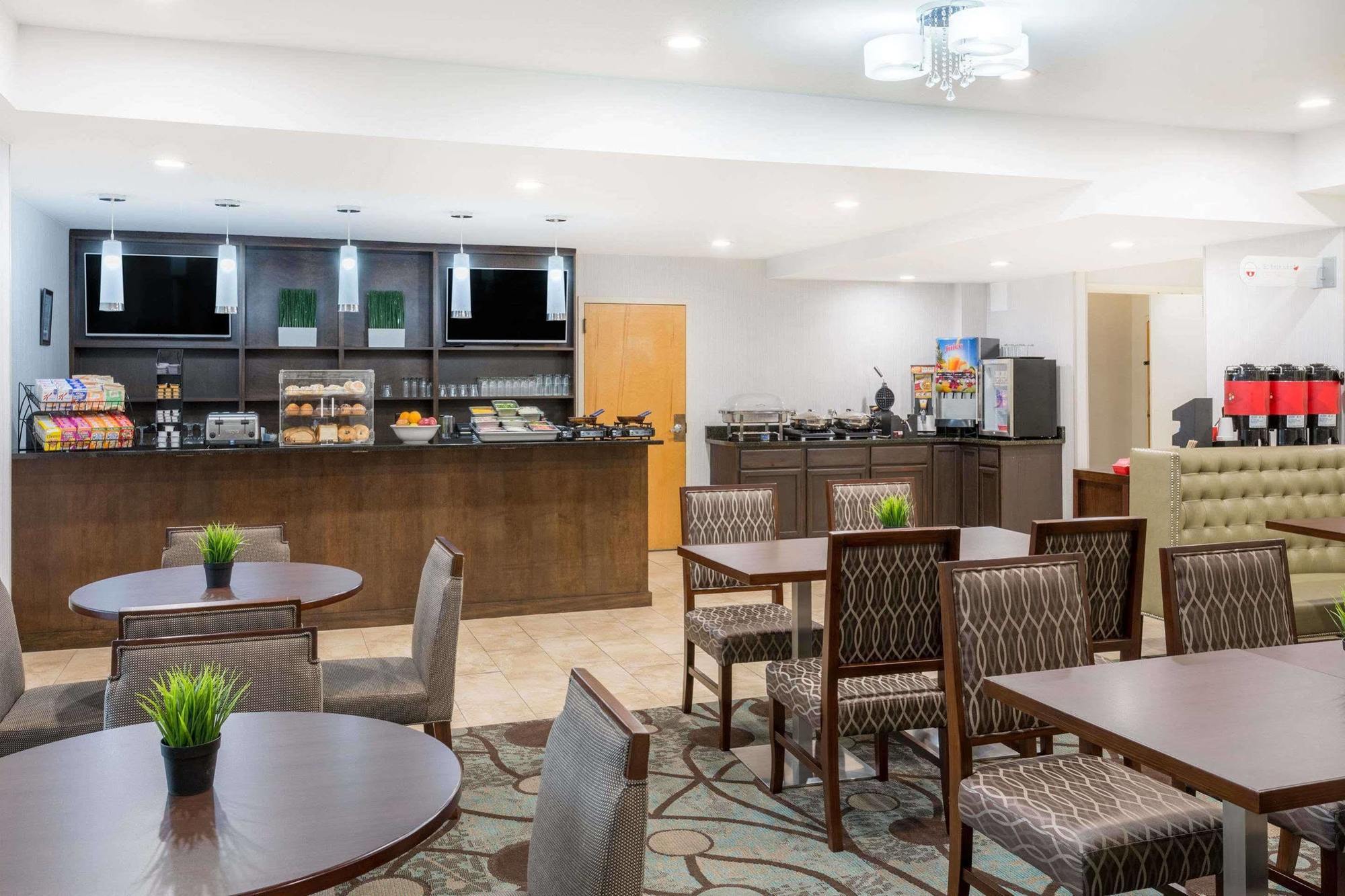 Wyndham Garden Greenville / Spartanburg Airport ภายนอก รูปภาพ